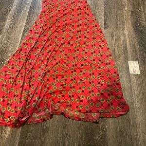 Lularoe maxi skirt med. Nwt just tag is unattached. Medium